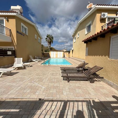 Apartment In Residential Complex With Pool Klorakas Buitenkant foto
