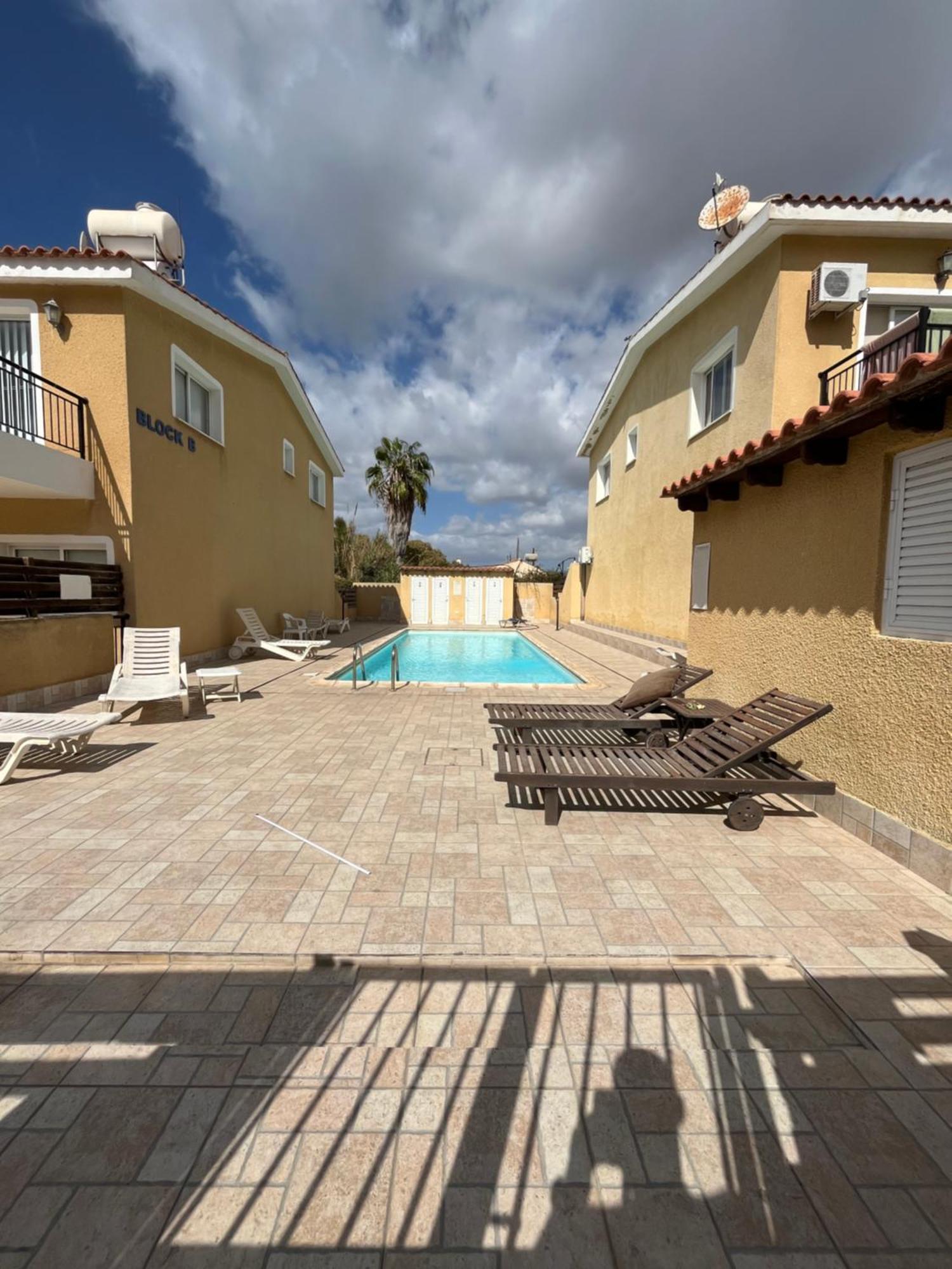 Apartment In Residential Complex With Pool Klorakas Buitenkant foto